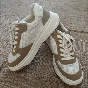 Roxy Brentley Women’s Sneakers